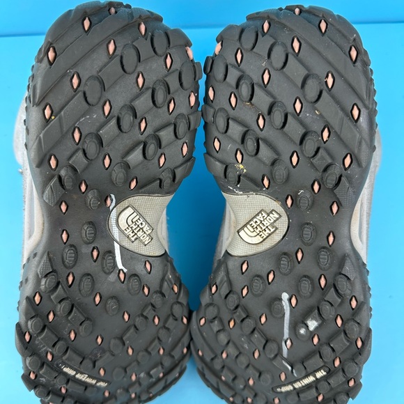 The North Face waterproof Hiking Shoes. - Picture 4 of 10
